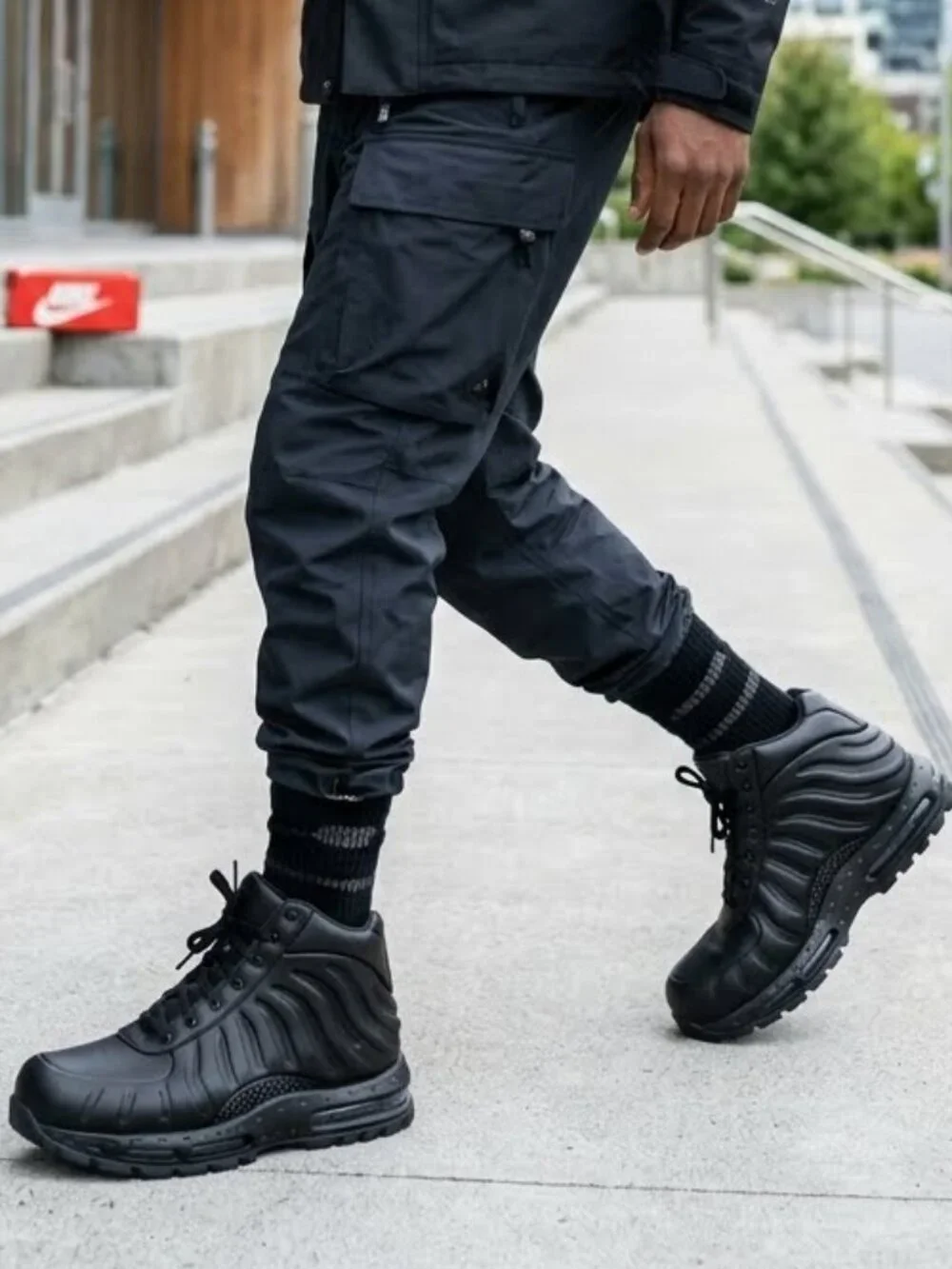 New In Box Nike Air Max Foamdome Triple Black Foamposite ACG Boots Size Men 10